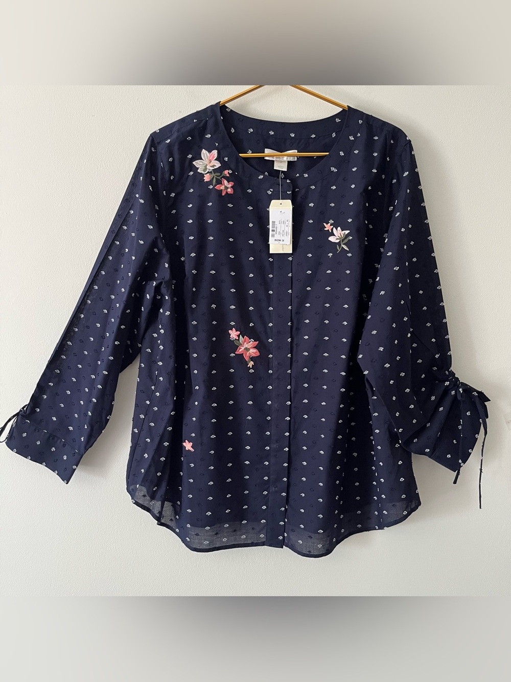 NWT CJ Banks Navy Floral Embroidered Textured Relaxed Button Up Top Tie Cuff 2X